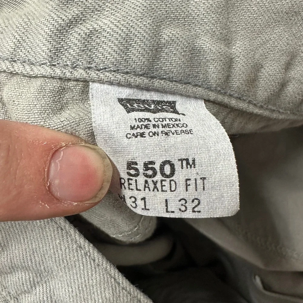 Levis 550 Relaxed Fit Grey Denim Jeans Mens 31x32 Tapered Leg Vintage Style‎